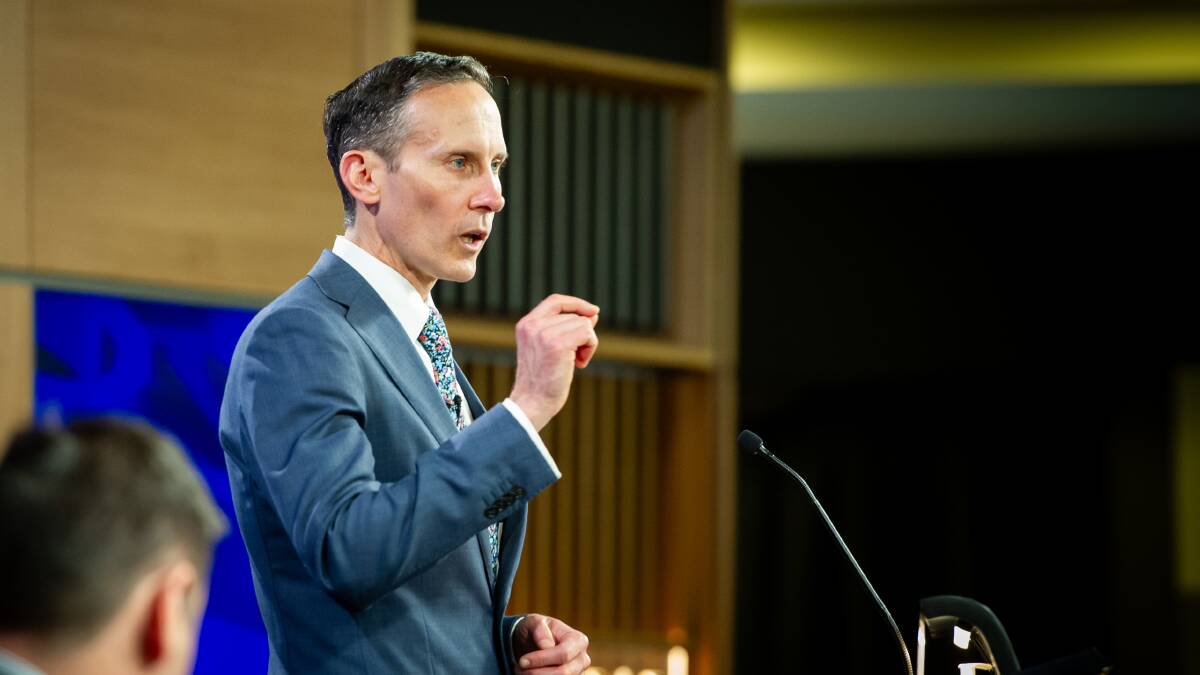 Dr Andrew Leigh speaking at the National Press Club in 2023 about his plan to apply randomised trials to public policy. Picture by Elesa Kurtz