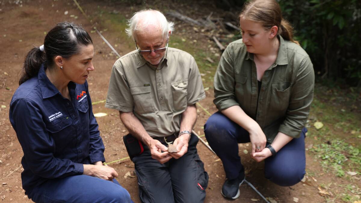 Norfolk Island 'citizen scientist' Snowy Tavener (centre) with Australian Museum archaeologist Dr Amy Mosig Way (left) and University of Sydney student Nicola Jorgensen (right). Picture by Tom Bannigan/Australian Museum