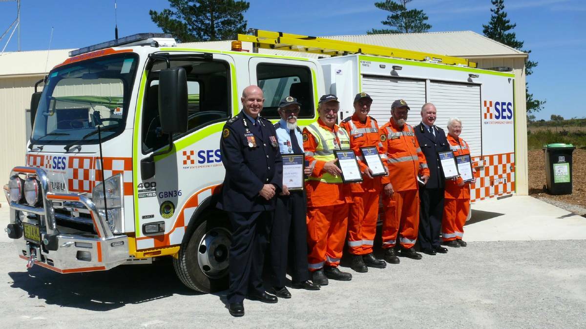 Deputy Commissioner Greg Newton NSW SES, Deputy Unit Controller Windellama SES Kevin Muffet, Noel Sylvester, Ashley Armstrong, Andrew McMillan, Unit Controller Windellama SES Graham Kinder, Irene Turner.