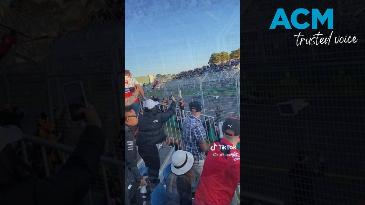 Watch as F1 fans invade track during Melbourne Grand Prix