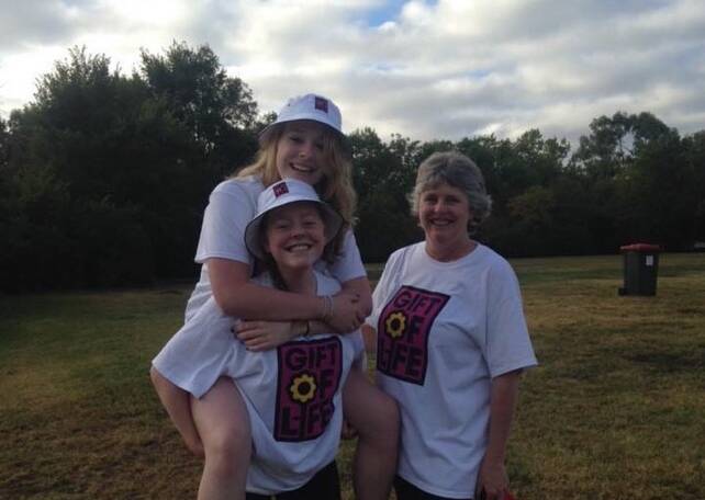 Caitlin, Jacqueline and Helen Lyons at the Donate Life walk 2017. Image by Michael Lyons.