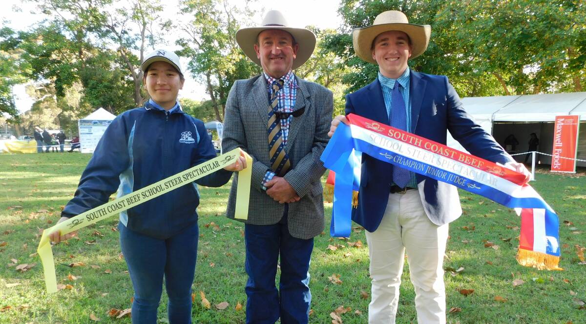 South Coast Beef School Steer Spectacular junior judging runner-up Tsering Choedon, Nowra High School, over-judge Stuart Glover, Moss Vale, and champion junior judge Thomas Andersen, St Gregory's College. Picture by Hayley Warden