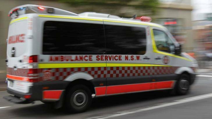 Paramedics treat teenage girl after car crash near Tarago