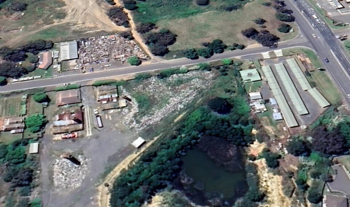 A 2021 Google Earth image of the Common Street landfill, in the middle of shot. 