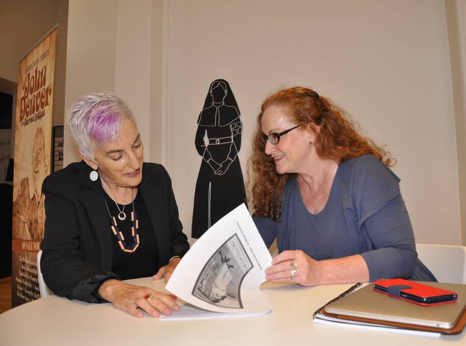 Former Goulburn Performing Arts Centre manager, Raina Savage and 'Drought and Other Plays' producer and director, Diana Nixon discussing the production in 2022. Picture by Louise Thrower.