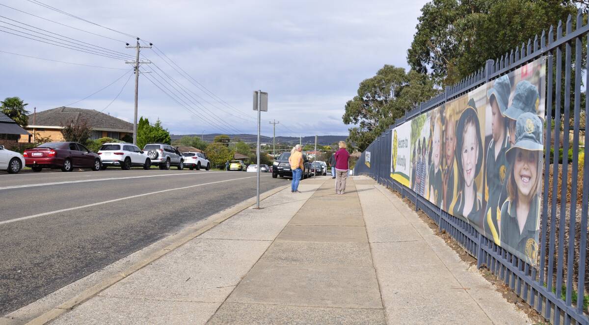 Talks between the council and NSW Education department about more parking at Wollondilly Public School to relieve traffic congestion around school pick-up and drop-off times. Picture by Louise Thrower.