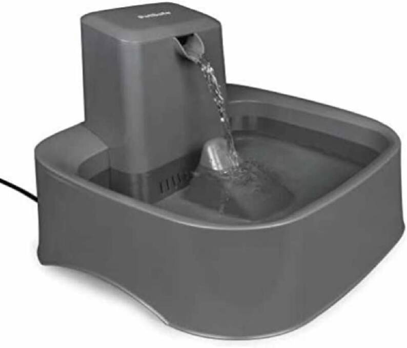 PetSafe APDPF75L Drinkwell Dog and Cat Water Fountain. Picture by Amazon