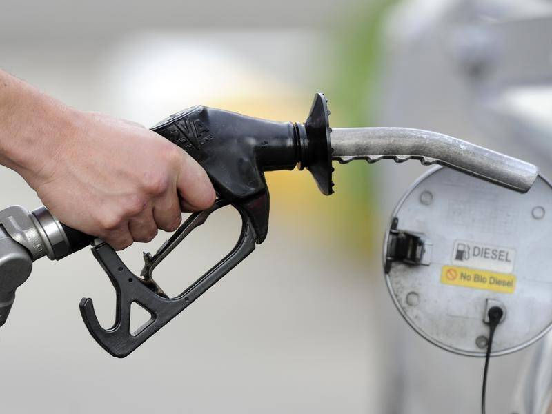 Australians are paying more to fuel their vehicles than motorists overseas, a new study has found. (Julian Smith/AAP PHOTOS)