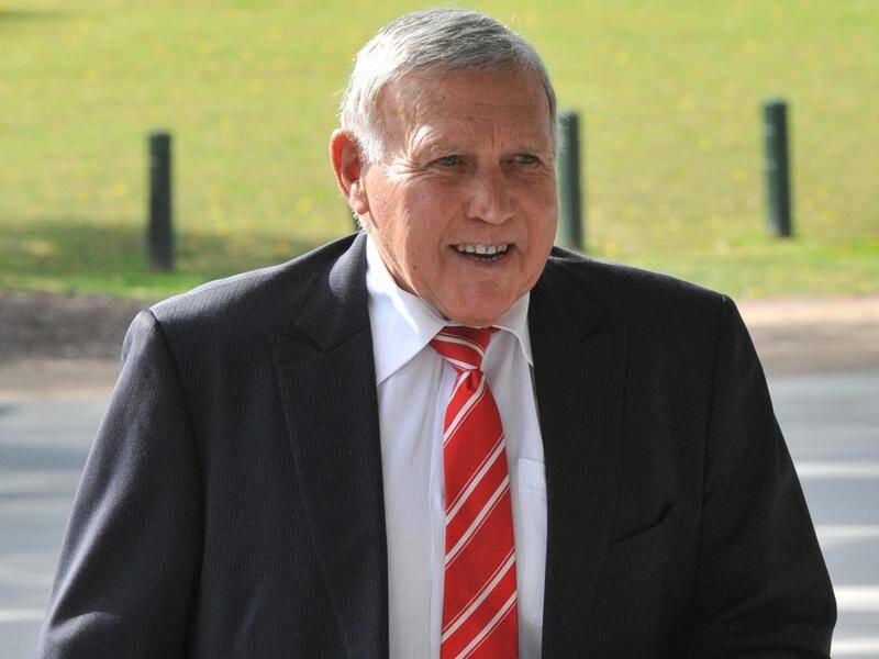 Australian Rules great Bob Skilton is now a Legend in the Sport Australia Hall of Fame. (Julian Smith/AAP PHOTOS)