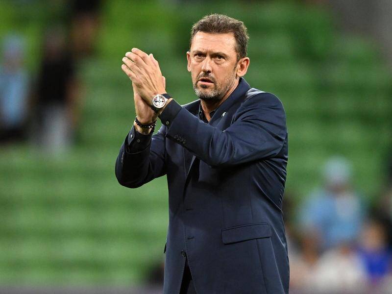 Victory head coach Tony Popovic says crowd support will play a big part against Central Coast. (James Ross/AAP PHOTOS)