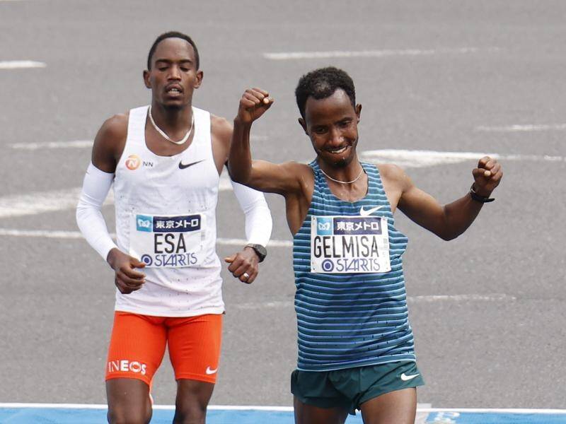 Deso Gelmisa has won the Tokyo Marathon, in an all-ethiopian trifecta. (AP PHOTO)