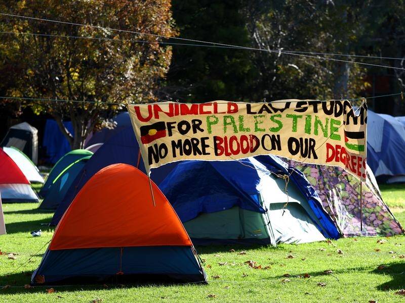 Pro-Palestine occupations at the University of Melbourne are set to be packed up. (Con Chronis/AAP PHOTOS)