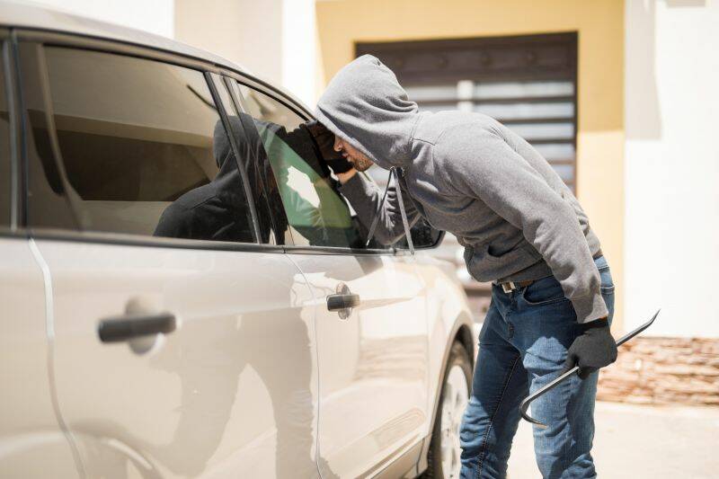 Victorians urged to secure their cars, belongings as thefts surge