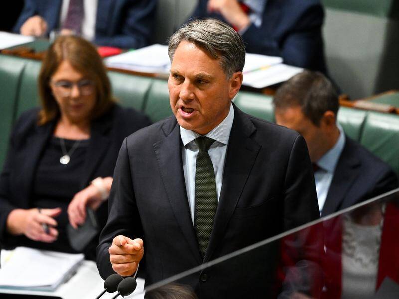 Defence Minister Richard Marles says reports of personnel being approached by China are concerning. (Lukas Coch/AAP PHOTOS)