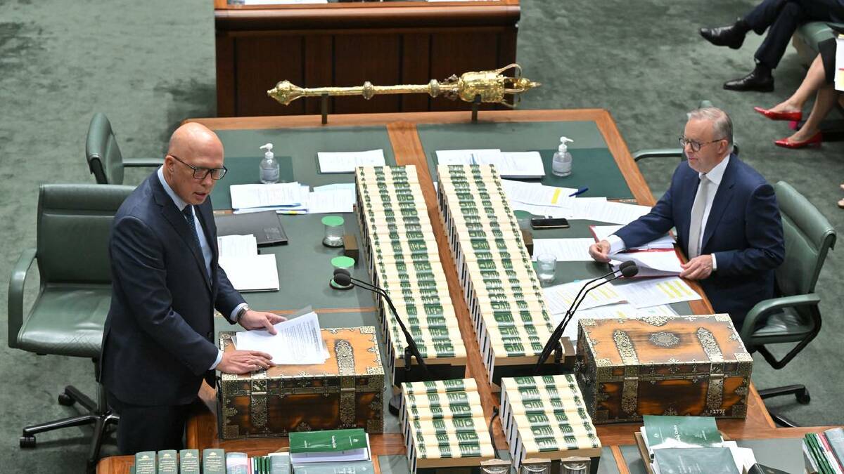 Newspoll suggests both the coalition and Labor gained support on the parties' primary vote. (Mick Tsikas/AAP PHOTOS)