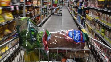 The Greens are proposing price caps on dozens of grocery items ahead of the Queensland election. (Sam Mooy/AAP PHOTOS)
