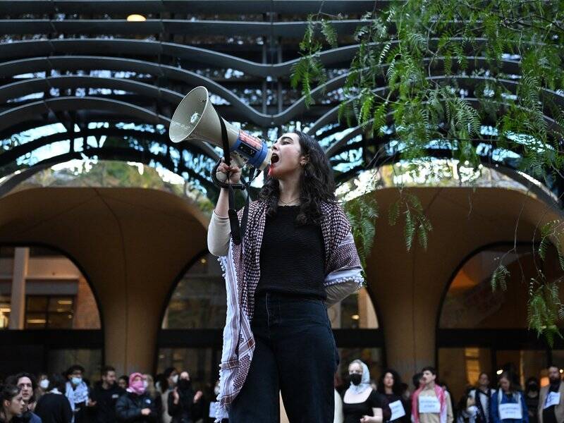 Pro-Palestine students at universities across Australia have created more than a dozen encampments. (James Ross/AAP PHOTOS)