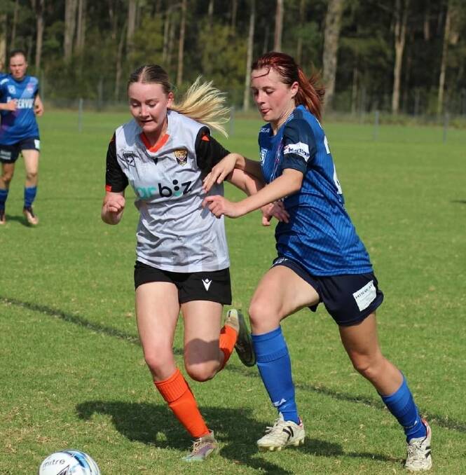Brianna Norris (right) in action for the South East Phoenix. Picture supplied. 