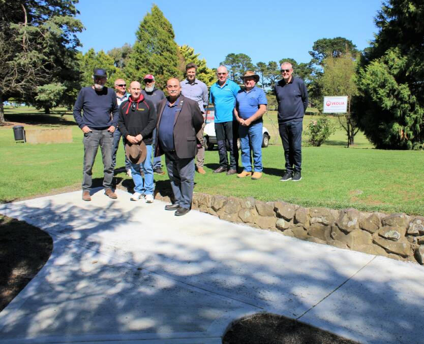 Veolia Mulwaree Trust, Tully Park Land Management and the Tully Park Early Birds Golf Club committee board members. Picture supplied. 
