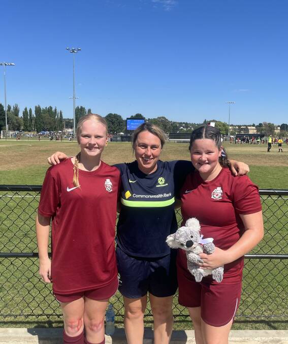 U14 players Elise Harmer and Peityn Roxburgh with the young Matildas coach Leah Blayney. Picture supplied. 